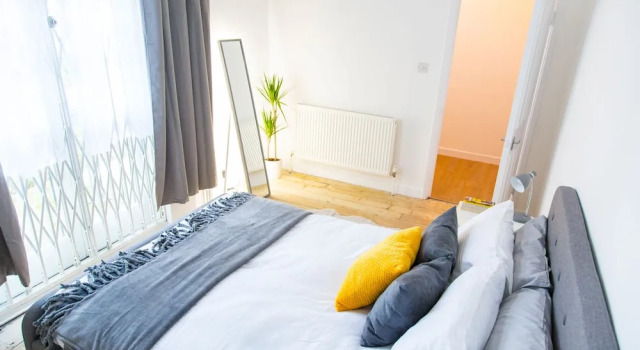 Spacious Two Bed in Hackney, Забронировать Апартаменты/квартира Отели Лондона с парковкой, Парковка