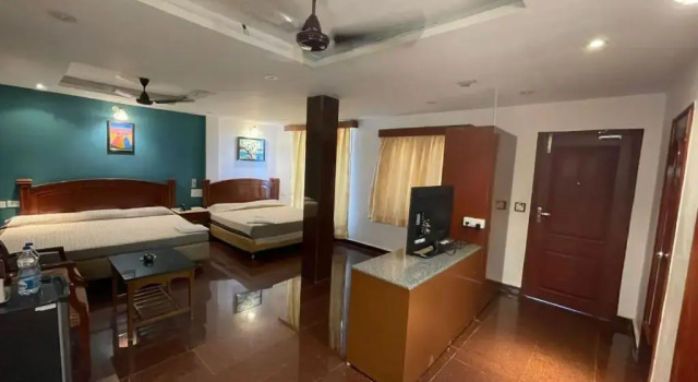 Hotel BAY TREASURE, Забронировать Отель Отели штата Тамилнада с бассейном, Бассейн