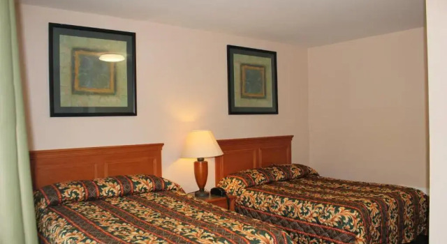 Четырёхместный номер Standard Driftwood Inn