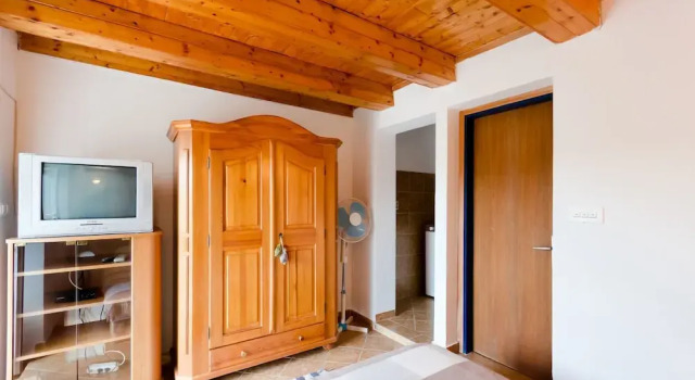 House Branka, Prenota Casa vacanze Hotel a Isole Quarnerine con parcheggio, Parcheggio