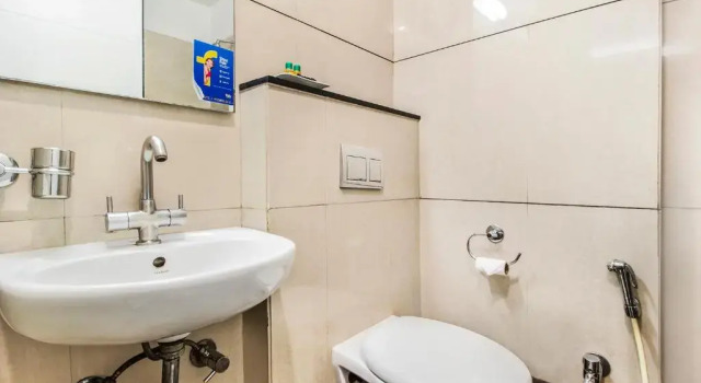 Трёхместный номер Executive FabHotel Prime Avenue