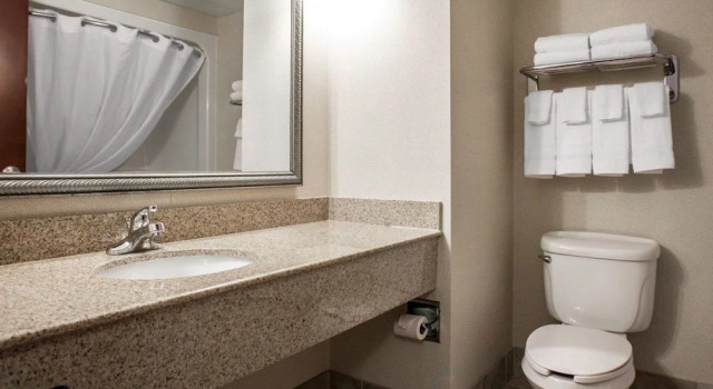 Четырёхместный люкс Standard Comfort Inn & Suites Lumberton Central I-95