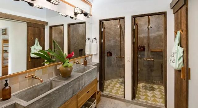 Кровать в общем номере The Nomadic Hotel
