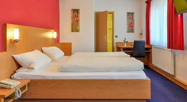 Hotel-Gasthof Rotes Roß, Varaa Hotelli Hotellit Baijeri pysäköinnillä, Pysäköinti