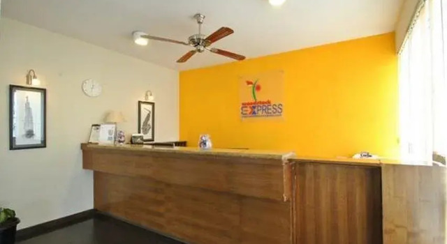 Hotel Woodstock Express, Rezerwuj Hotel Hotele w Bangalore z basenem, Basen