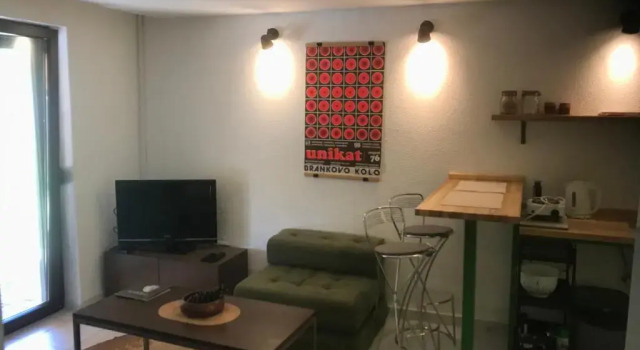 Апартаменты c 1 комнатой PB Apartman sa vrtom