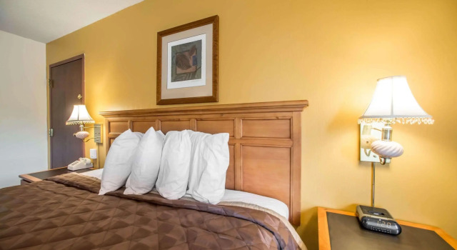 Econo Lodge Marion, Rezerwuj Hotel Hotele w Illinois z basenem, Basen