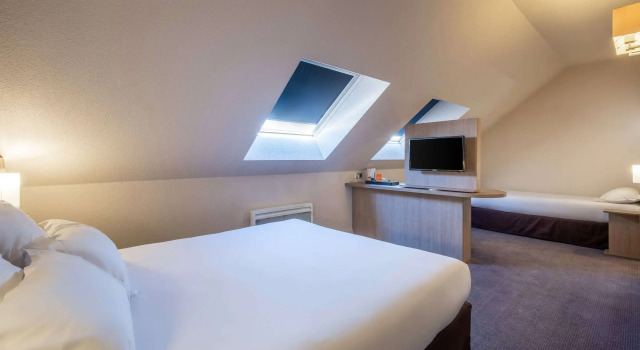 Трёхместный номер Standard Comfort Hotel Linas - Montlhery