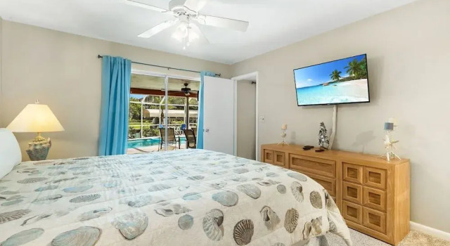 River Oasis by Distinctive Beach Rentals, Забронировать Дом для отпуска Виллы Кейп-Корал, рядом с Dolphin Marina, Вилла
