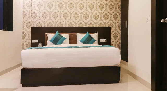 OYO Townhouse 516 Hotel N Suites