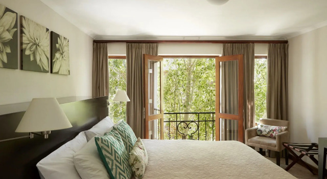 Bayflowers Guest House, Забронировать Отель Отели Кейптауна 3 звезды, рядом с Signal Hill Noon Gun, 3*