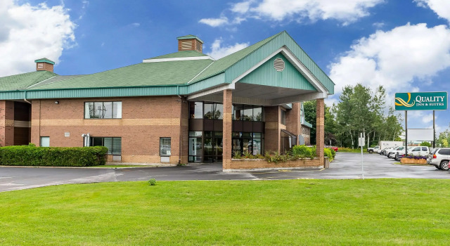 Quality Inn & Suites, Reserva ahora Hotel Hoteles en Ontario con aparcamiento, Aparcamiento