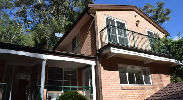 Idyllic & Spacious Family Home, Buchen Sie Hotel Berrilee New South Wales