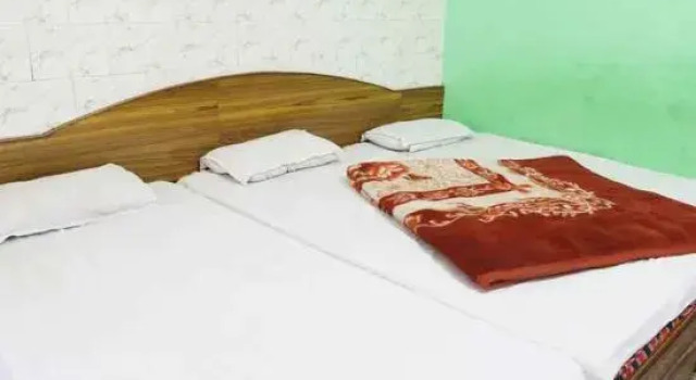 Hotel Ahuja, Rezervovat Hotel Pangot Uttarakhand