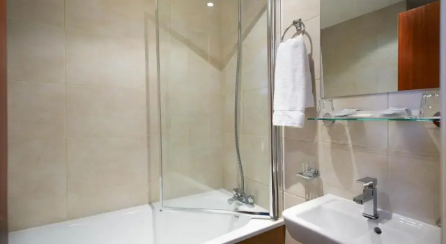 Четырёхместный номер Standard Royal Eagle Hotel
