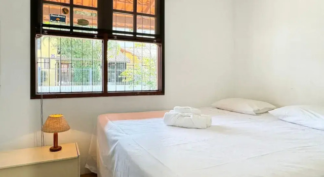 Casa Aconchegante a 100 metros da praia, Забронировать Дом для отпуска Коттеджи Флорианополиса, Коттедж