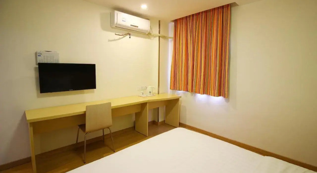 Thank Inn Chain Hotel Guangdong Zhuhai Doumen District Jing'an Bridge, Rezervasyon Otel Guangdong otoparklı oteller, Otopark