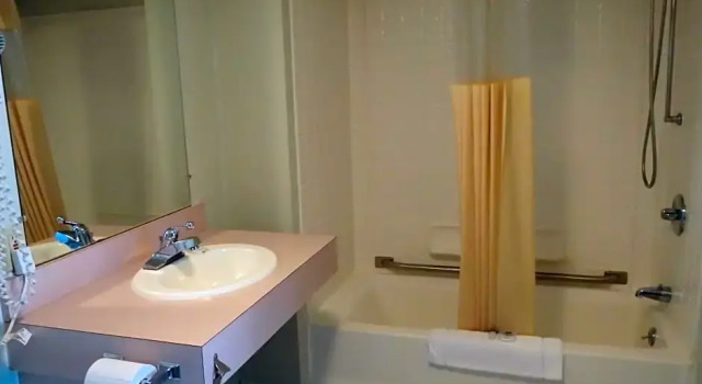 Номер Standard Americas Best Value Inn Saint Ignace
