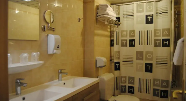 Четырёхместный номер Standard Hôtel Acropolis - Lourdes