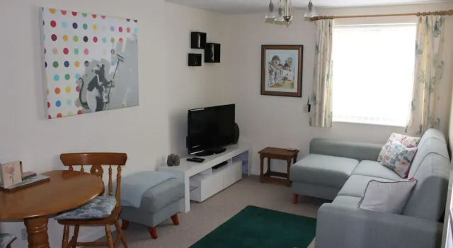 Lakes Apartments