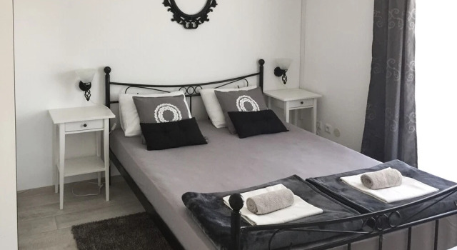 Апартаменты Deluxe Logos Guesthouse