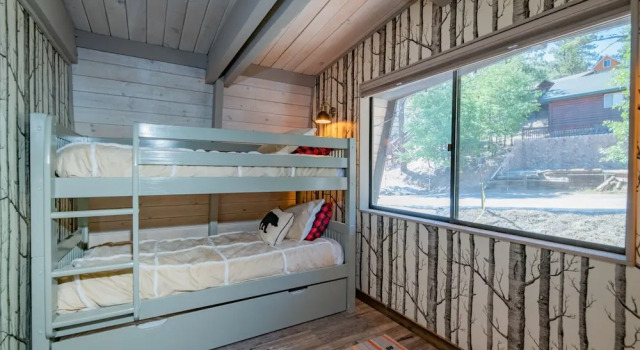 Moon View Cabin