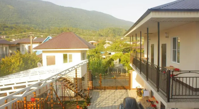 Четырёхместный номер Standard с балконом Mini-Hotel Gagra-Camping