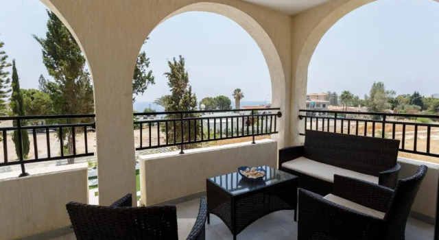 Апартаменты Sea Breeze Apartments - 3 Bedroom Apartment