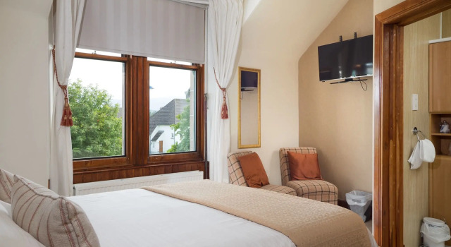 Cairngorm Guest House, Забронировать Гостевой дом Отели Авимор с парковкой, Парковка