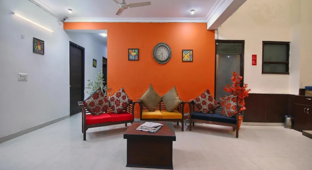 OYO 441 Hotel Mascot