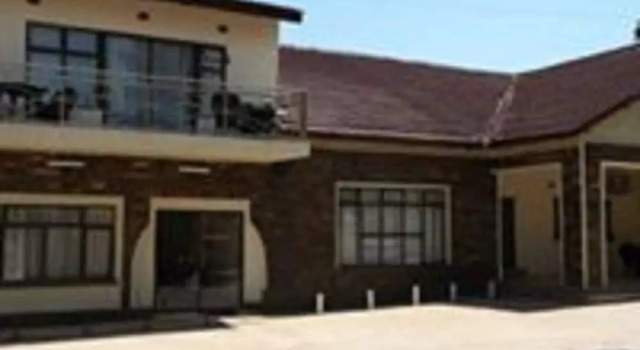 Mapalo Lodge, Book Hotel Hotels in Lusaka with Parking, Parking