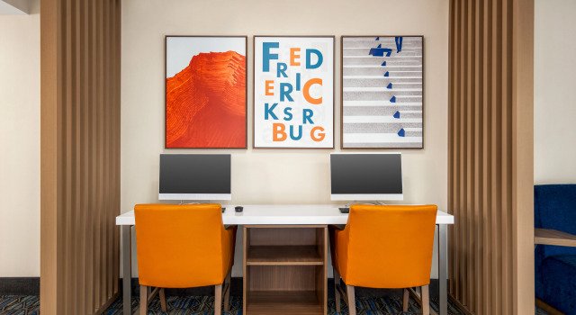Holiday Inn Express Hotel & Suites Fredericksburg by IHG