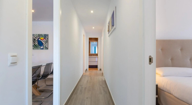 Marbella House, Забронировать Отель Отели Марбелья с бассейном, рядом с Автобусный вокзал Марбельи, Бассейн