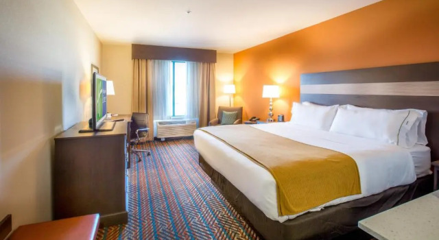 Run of House Holiday Inn Express Wichita South by IHG