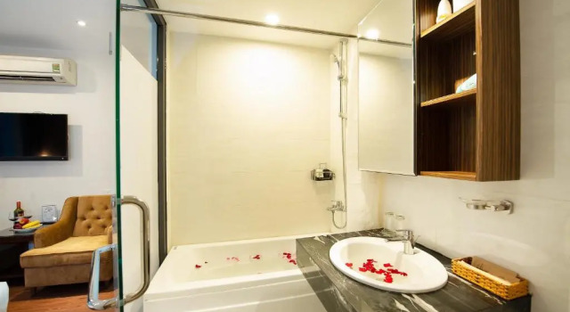 Трёхместный номер Standard Saigonciti Hotel