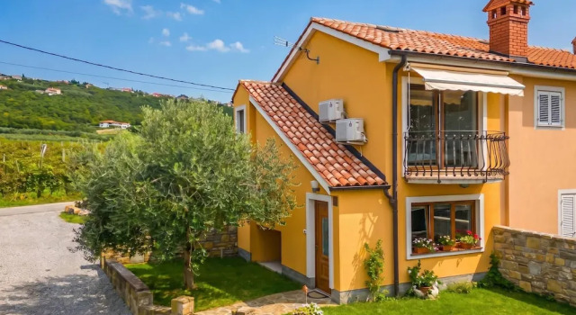 House In The Vineyards, Book Hotel Hoteller i Divaca med parkering, Parkering