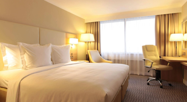 Renaissance London Heathrow Hotel, Varaa Hotelli All inclusive -hotellit kohteessa Merseyside, All Inclusive