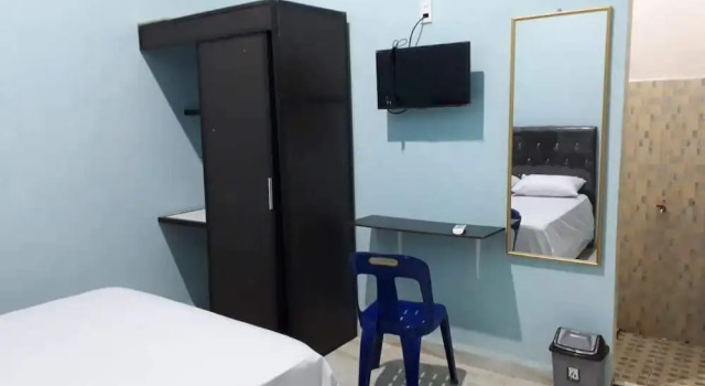 OYO Life 92780 Kost Bara