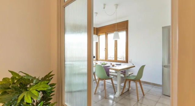 Bravissimo El Lleó, bright 4-bedroom apartment, Varaa Huoneisto Girona Gironès, lähellä Arab Baths Girona