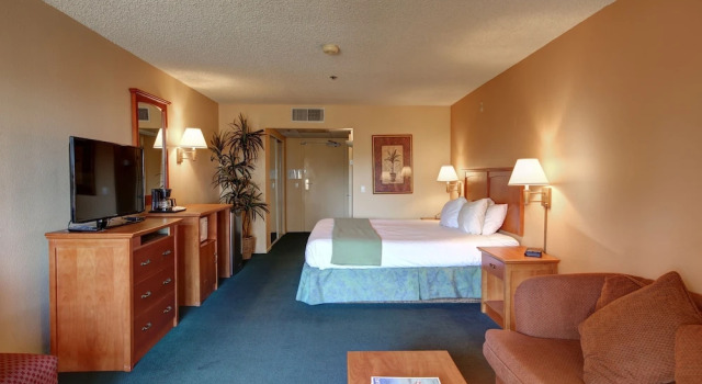 Двухместный номер Standard с балконом и с красивым видом из окна Miracle Springs Resort and Spa
