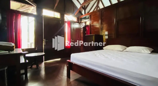 Suite Rumah Kayu Pinggir Kali
