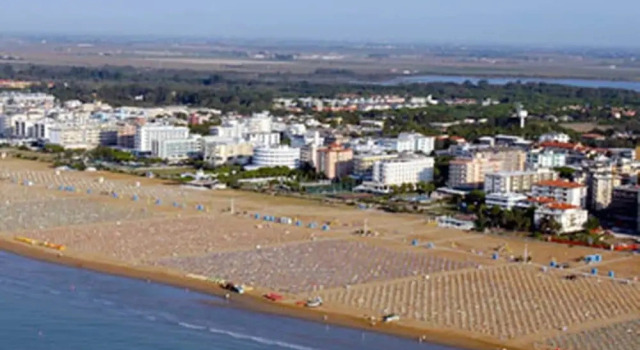 Апартаменты Enjoy Your Holiday in our Lovely Flat With Garden