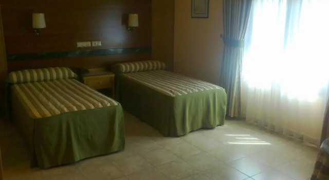 Трёхместный номер Standard Gavilanes 2 TOLEDO