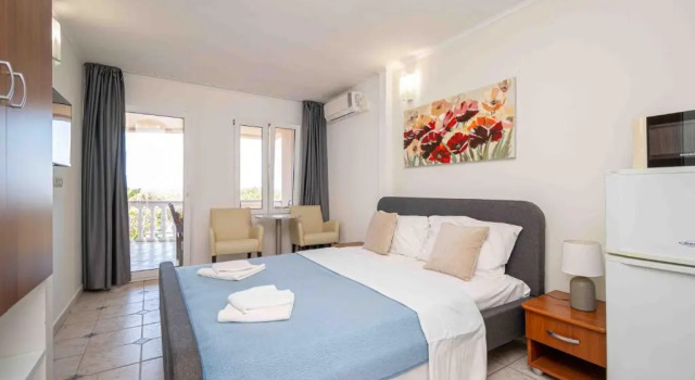 Студия с балконом Apartments Malic