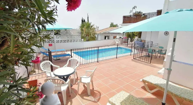 Вилла 2 Bed Villa - Sleeps 5 - Private Pool & Garden