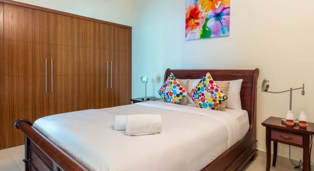 Deluxe Holiday Homes - Attessa Tower, Забронировать Апартаменты/квартира Апартаменты Эмирата Дубая, рядом с Dubai Marina Yacht Club, Апартаменты/квартира