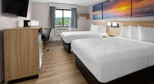 Четырёхместный номер Standard Days Inn by Wyndham Hornell NY