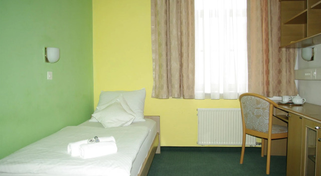 Hotel Uni, Varaa Hostelli Hotellit Podravje aamiaisella, Aamiainen