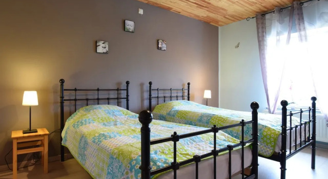 Cozy Holiday Home in Luxembourg With Private Terrace, Rezerwuj Hotel Amberloup Belgia