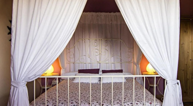 Masia los Toranes - Destino Starlight, Book Hotel Hotels in Aragon with Parking, Parking